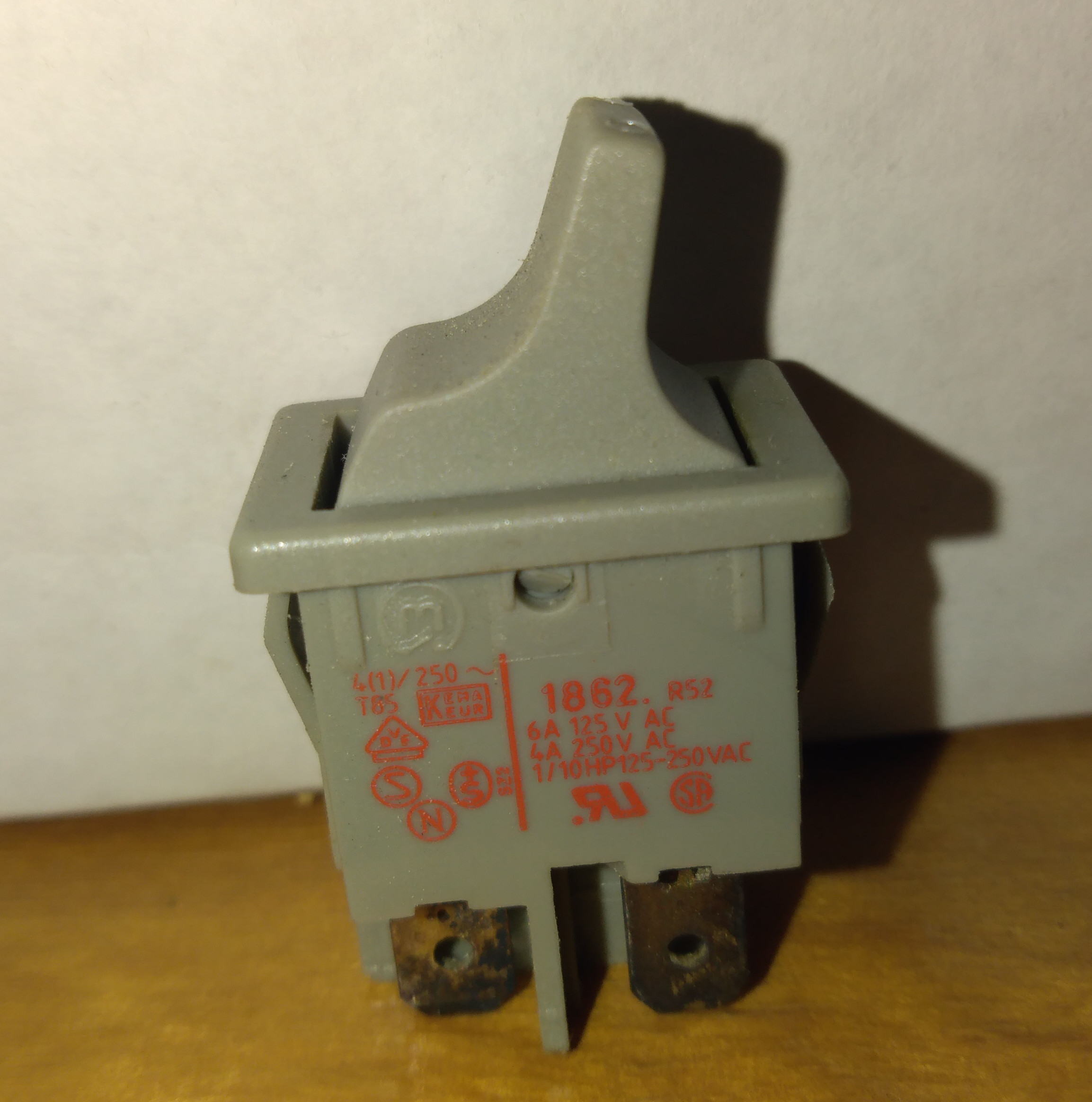dpst 6a 125v